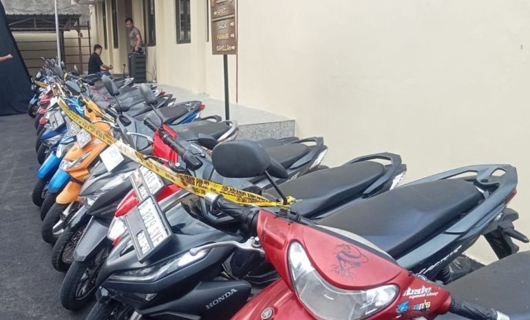 Polsek Pesanggrahan kembalikan motor curian ke pemilik secara gratis Polsek Pesanggrahan kembalikan motor curian ke pemilik secara gratis