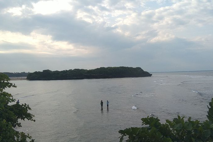BBMKG: Tinggi gelombang laut diprakirakan hingga 4 meter di Bali BBMKG: Tinggi gelombang laut diprakirakan hingga 4 meter di Bali