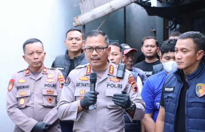 Geledah rumah pelaku kejahatan seksual, polisi temukan HP berisi video korban Geledah rumah pelaku kejahatan seksual, polisi temukan HP berisi video korban
