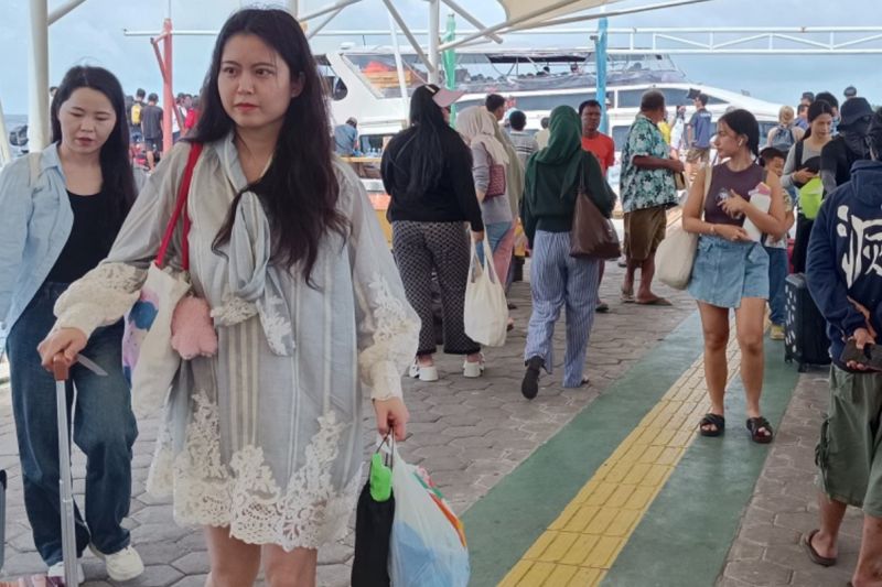 4.000 lebih wisatawan kunjungi Kepulauan Seribu di libur panjang 4.000 lebih wisatawan kunjungi Kepulauan Seribu di libur panjang