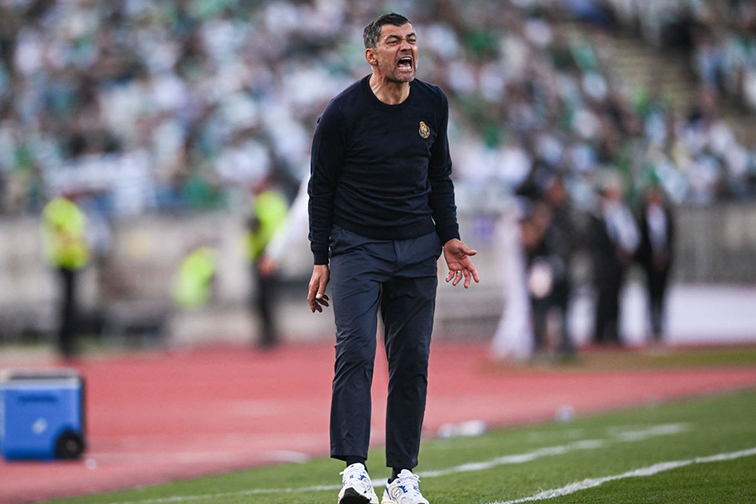 AC Milan resmi berpisah dengan pelatih Sergio Conceicao AC Milan resmi berpisah dengan pelatih Sergio Conceicao