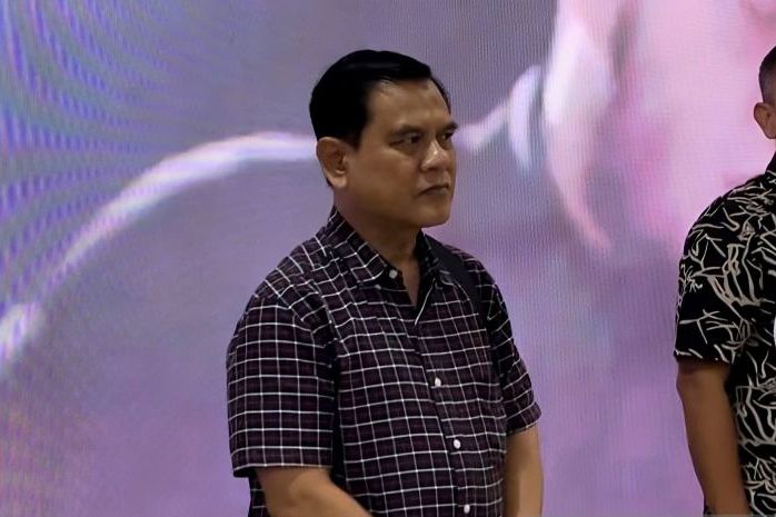 Adik ipar Jokowi datangi Bareskrim bawa ijazah asli Jokowi Adik ipar Jokowi datangi Bareskrim bawa ijazah asli Jokowi