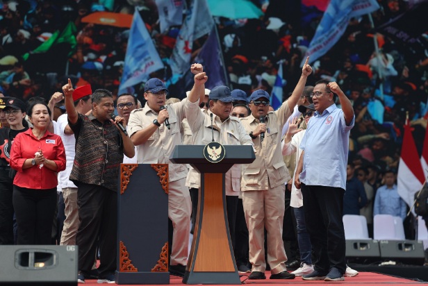 Wamenkomdigi rayakan Mayday 2025 bersama Presiden RI dan ratusan ribu buruh Wamenkomdigi rayakan Mayday 2025 bersama Presiden RI dan ratusan ribu buruh