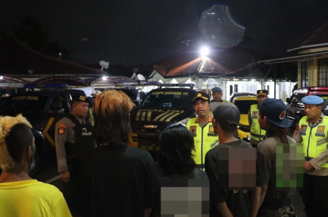 Polisi amankan juru parkir liar dan pelaku vandalisme di Kota Tegal Polisi amankan juru parkir liar dan pelaku vandalisme di Kota Tegal