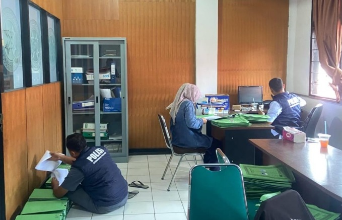 Ditreskrimsus Polda Aceh geledah Kantor BPRS Gayo, Aceh Tengah Ditreskrimsus Polda Aceh geledah Kantor BPRS Gayo, Aceh Tengah