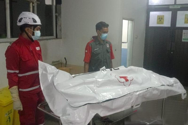 Polisi lakukan autopsi mayat pria asal Bandung yang tewas di kamar kos