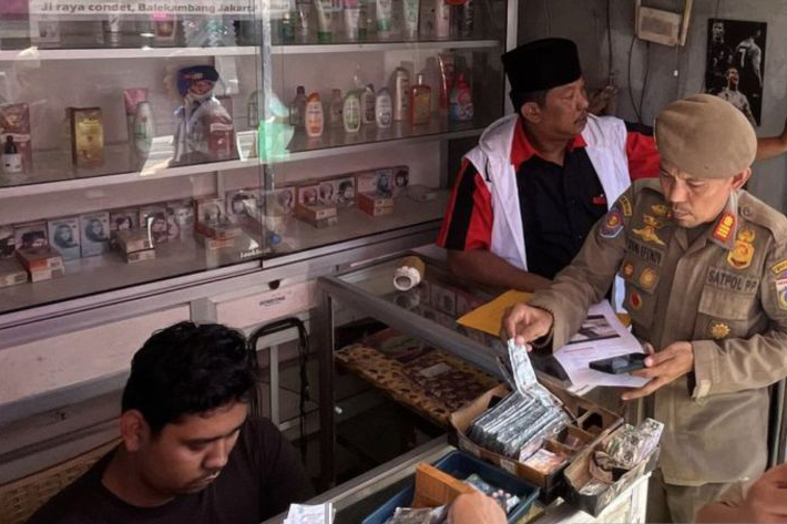 Satpol PP Jaktim amankan ribuan butir obat keras ilegal