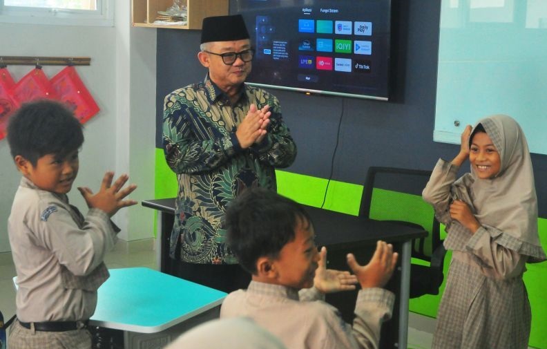 Membangun ekosistem guru pembelajar sepanjang hayat Membangun ekosistem guru pembelajar sepanjang hayat