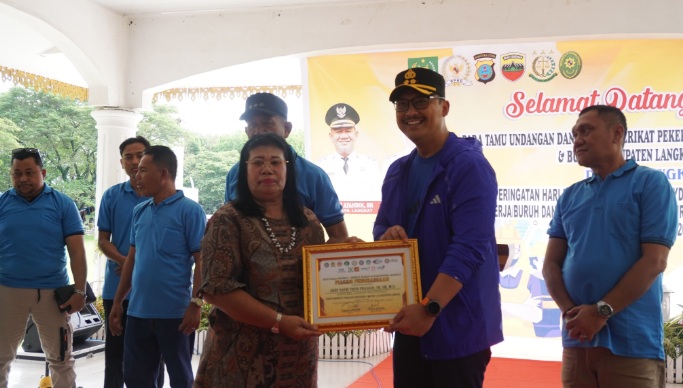 May Day tanpa aksi demo, Kapolres Langkat dapat penghargaan May Day tanpa aksi demo, Kapolres Langkat dapat penghargaan