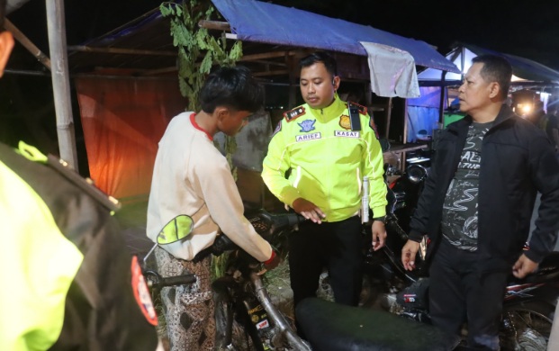 Polres Pemalang amankan ABH bawa senjata tajam dan hendak tawuran Polres Pemalang amankan ABH bawa senjata tajam dan hendak tawuran