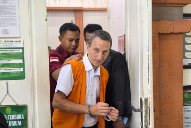 WNA Rusia pengedar narkotika di Bali dituntut sembilan tahun penjara WNA Rusia pengedar narkotika di Bali dituntut sembilan tahun penjara