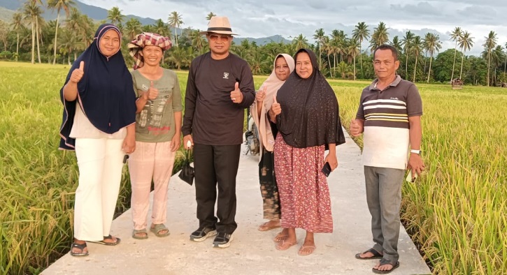 Anggota DPRD Sumbar, Khairuddin Simanjuntak tinjau pembangunan jalan usaha tani Anggota DPRD Sumbar, Khairuddin Simanjuntak tinjau pembangunan jalan usaha tani