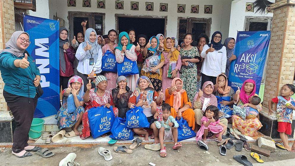 PNM salurkan 10 ton pakaian favorit karyawan dan 60 kg jeans lewat aksi decluttering