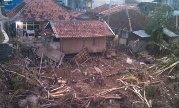 6 Mei 2011: Banjir terjang tiga kecamatan di Garut