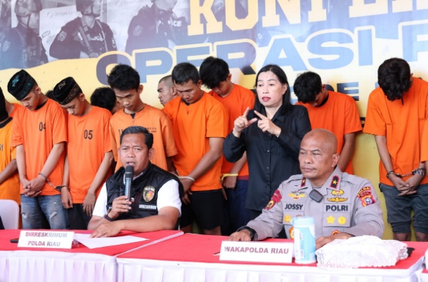 Polda Riau komitmen berantas aksi premanisme Polda Riau komitmen berantas aksi premanisme