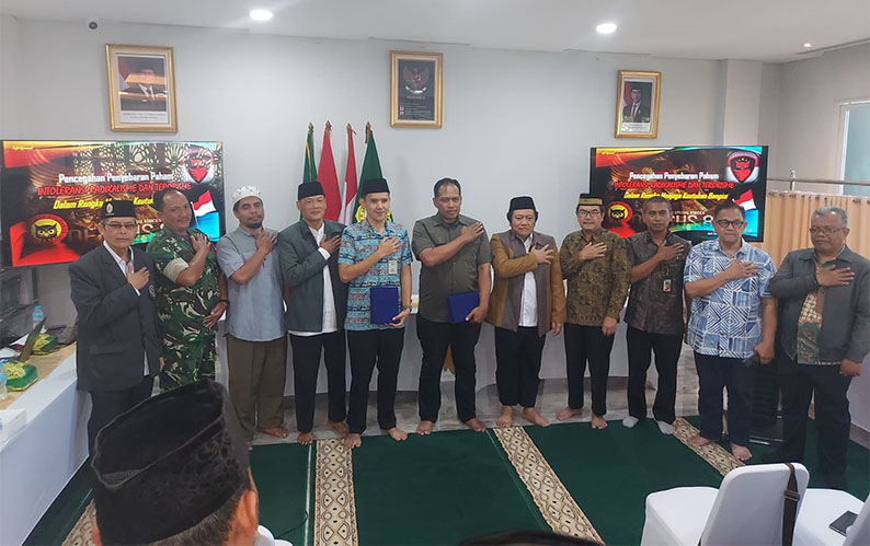 Sosialisasikan bahaya radikalisme dan perkuat wawasan kebangsaan Sosialisasikan bahaya radikalisme dan perkuat wawasan kebangsaan