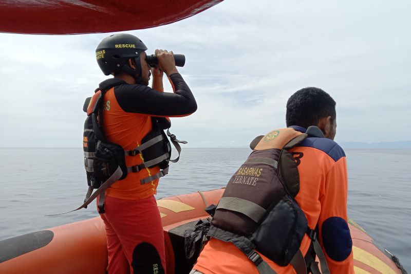 Tim SAR cari remaja tenggelam di perairan Halmahera Tim SAR cari remaja tenggelam di perairan Halmahera