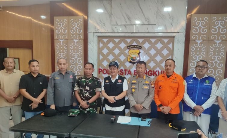 Pemprov Bengkulu: Penumpang kapal karam di Pantai Malabero 107 orang Pemprov Bengkulu: Penumpang kapal karam di Pantai Malabero 107 orang