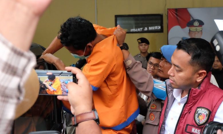Polresta Sidoarjo-Jatim tangkap dua pencuri mobil bak jelang Idul Adha Polresta Sidoarjo-Jatim tangkap dua pencuri mobil bak jelang Idul Adha