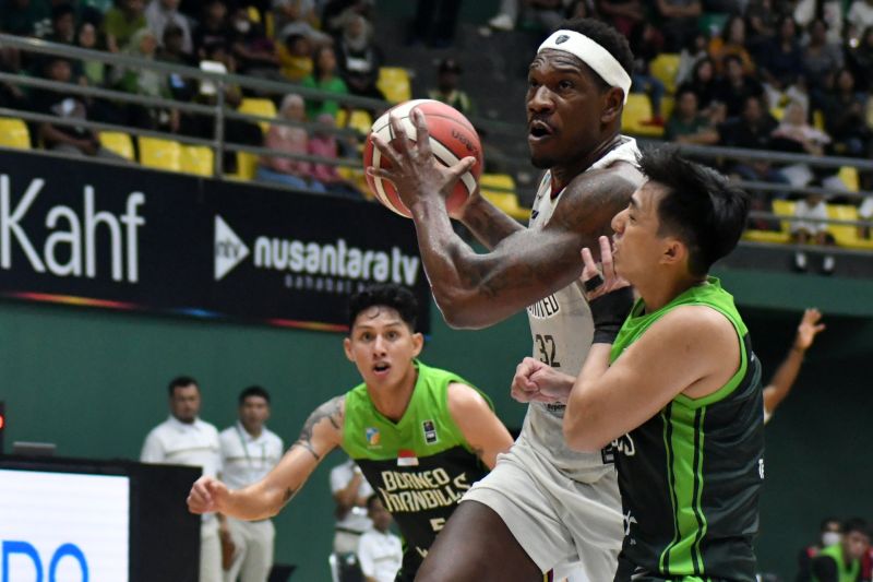 Dewa United amankan kemenangan 93-80 atas Borneo Hornbills Dewa United amankan kemenangan 93-80 atas Borneo Hornbills