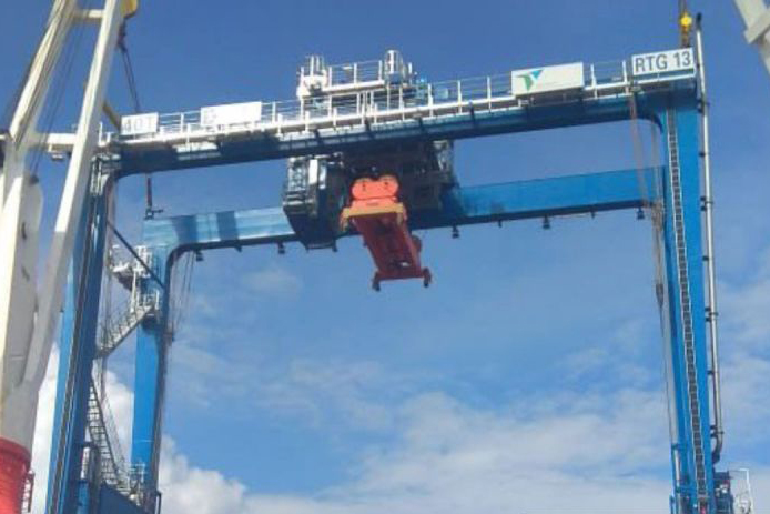 Pelindo investigasi roboh derek peti kemas TPK Bitung Pelindo investigasi roboh derek peti kemas TPK Bitung