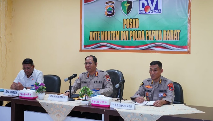 Tim DVI Polda Papua Barat identifikasi lima korban banjir bandang Tim DVI Polda Papua Barat identifikasi lima korban banjir bandang