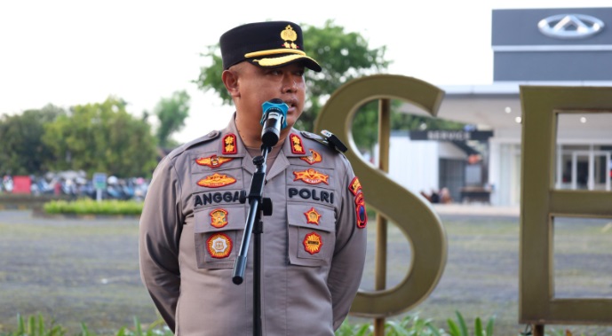 Polres Sukoharjo amankan enam pengedar beserta barbuk 1 kg narkoba jenis sabu Polres Sukoharjo amankan enam pengedar beserta barbuk 1 kg narkoba jenis sabu