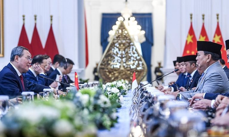 PM Li teruskan salam Presiden Xi kepada Presiden Prabowo PM Li teruskan salam Presiden Xi kepada Presiden Prabowo
