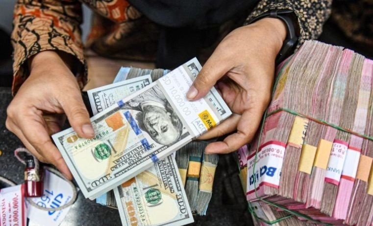 Rupiah pada Kamis menguat jadi Rp16.561 per dolar AS