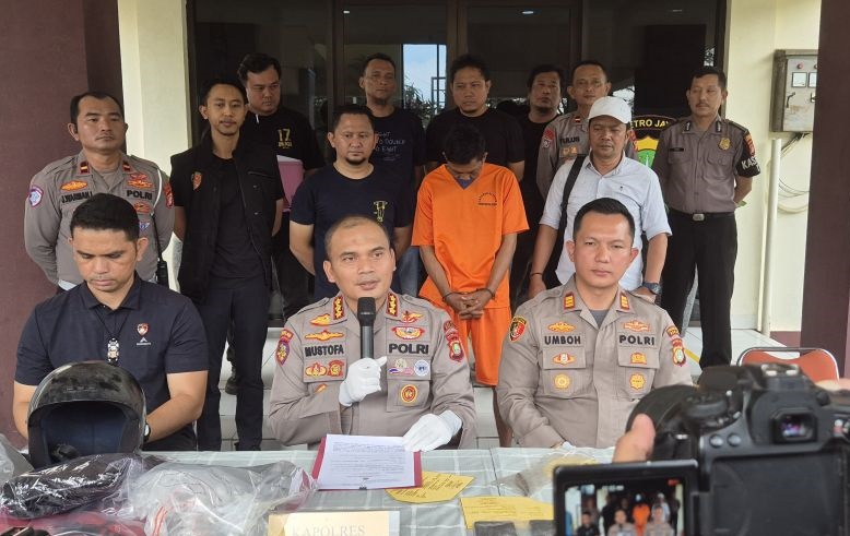 Polres Bekasi ringkus penganiaya yang tewaskan rekan sendiri Polres Bekasi ringkus penganiaya yang tewaskan rekan sendiri