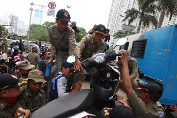 DKI pasang 10 CCTV untuk awasi parkir liar di Tanah Abang DKI pasang 10 CCTV untuk awasi parkir liar di Tanah Abang