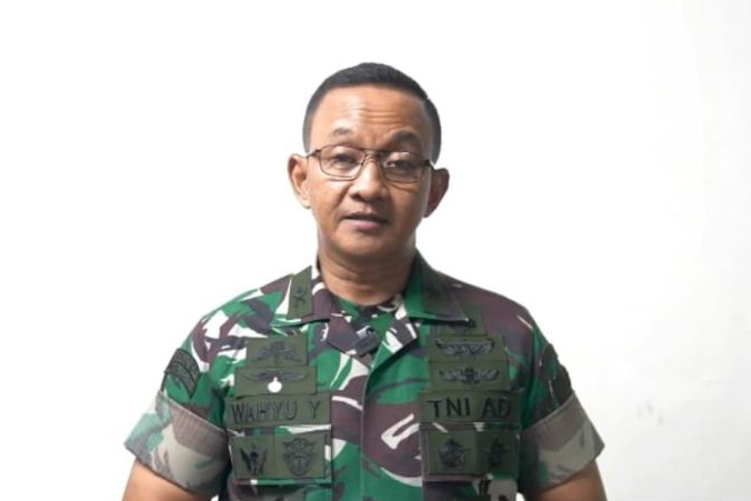 TNI AD periksa barang bukti dari lokasi ledakan amunisi di Garut TNI AD periksa barang bukti dari lokasi ledakan amunisi di Garut