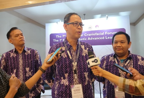 Kemampuan dokter bedah plastik Indonesia tidak kalah dengan dokter Korea dan Thailand Kemampuan dokter bedah plastik Indonesia tidak kalah dengan dokter Korea dan Thailand