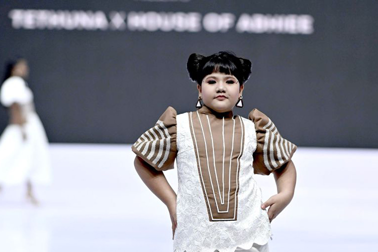 Model cilik Gorontalo tampilkan Karawo di IFW 2025 Model cilik Gorontalo tampilkan Karawo di IFW 2025