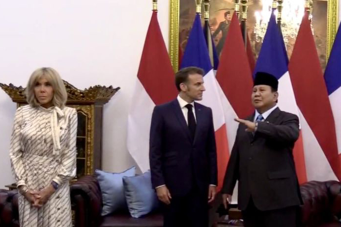 Lukisan Bung Karno dan Ngurah Rai tarik perhatian Macron Lukisan Bung Karno dan Ngurah Rai tarik perhatian Macron