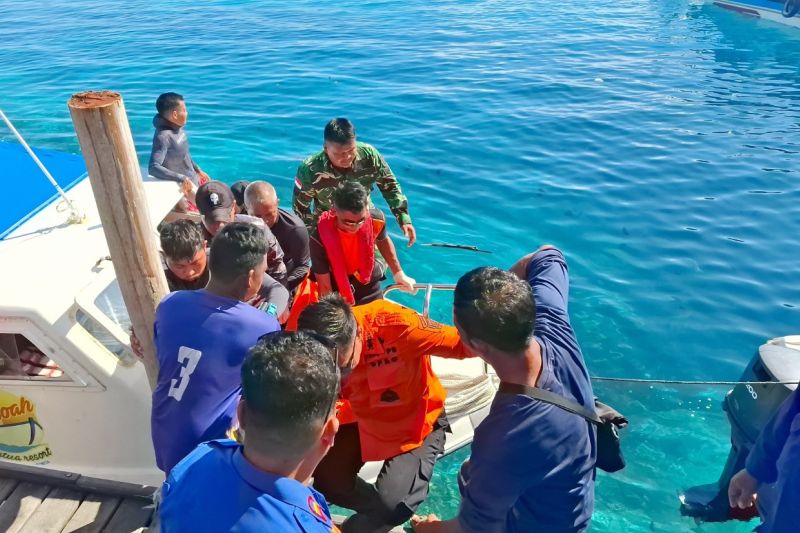 Tim SAR temukan penyelam WNA China tewas di perairan Pulau Kakaban Tim SAR temukan penyelam WNA China tewas di perairan Pulau Kakaban