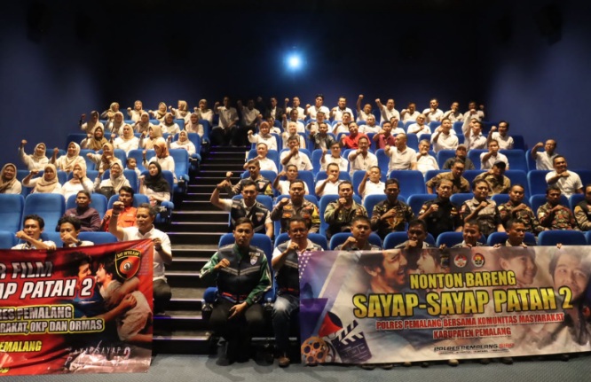 Polres Pemalang ajak tokoh masyarakat, mahasiswa dan wartawan nobar Sayap-sayap Patah 2 Polres Pemalang ajak tokoh masyarakat, mahasiswa dan wartawan nobar Sayap-sayap Patah 2