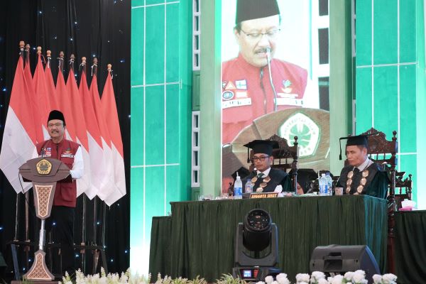 Orasi Ilmiah, Gus Ipul: Pendidikan jalan teruji dan terpuji berantas kemiskinan Orasi Ilmiah, Gus Ipul: Pendidikan jalan teruji dan terpuji berantas kemiskinan