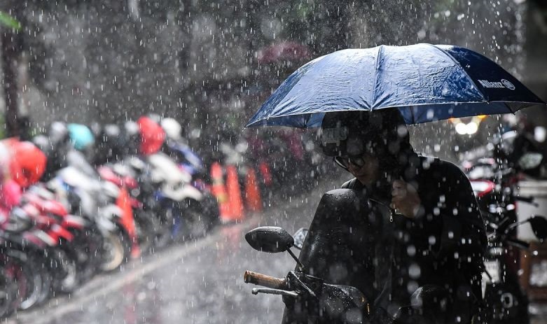 DKI Jakarta dan sekitarnya diprediksi hujan ringan hingga lebat DKI Jakarta dan sekitarnya diprediksi hujan ringan hingga lebat
