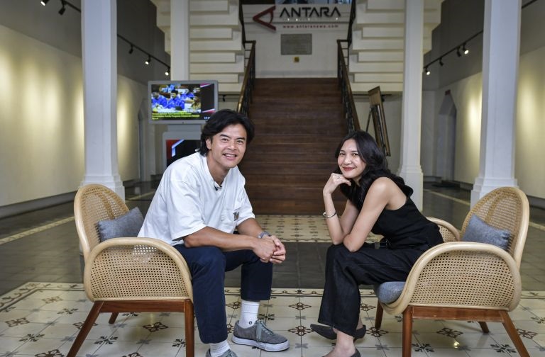 Alasan Dion Wiyoko dan Sheila Dara ambil peran di film Sore Alasan Dion Wiyoko dan Sheila Dara ambil peran di film Sore