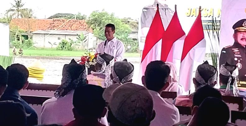 Mentan: Dunia krisis pangan, Indonesia jadi rujukan berkat birokrasi pupuk langsung ke petani Mentan: Dunia krisis pangan, Indonesia jadi rujukan berkat birokrasi pupuk langsung ke petani