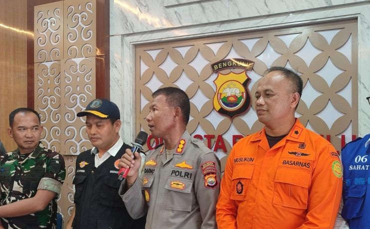 Polresta Bengkulu periksa 21 saksi kapal karam di Pantai Malabero Polresta Bengkulu periksa 21 saksi kapal karam di Pantai Malabero