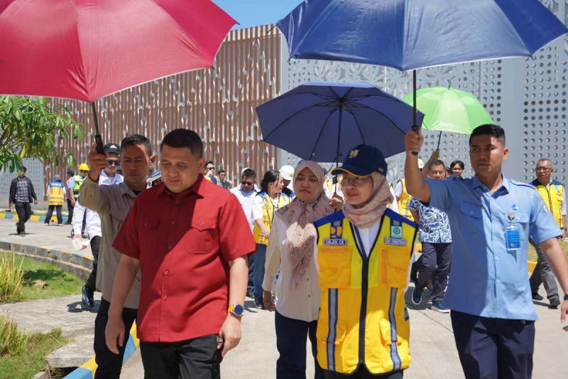 Wali Kota Makassar dampingi Dirjen PU tinjau IPAL Losari Wali Kota Makassar dampingi Dirjen PU tinjau IPAL Losari