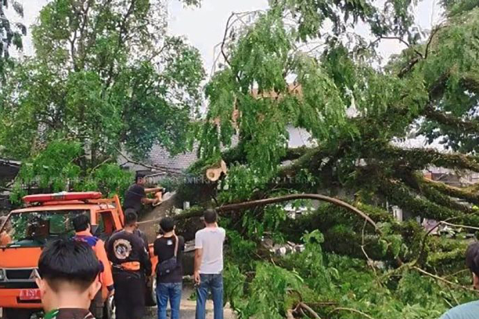 BMKG keluarkan peringatan dini waspada cuaca buruk Lebak-Pandeglang BMKG keluarkan peringatan dini waspada cuaca buruk Lebak-Pandeglang