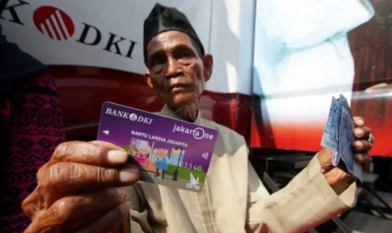 Pemprov DKI cairkan bansos mulai bulan Mei 2025 Pemprov DKI cairkan bansos mulai bulan Mei 2025