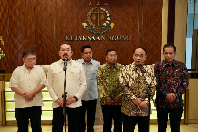 Menkop gandeng Kejagung untuk pendampingan hukum dan mitigasi risiko Kopdes Merah Putih Menkop gandeng Kejagung untuk pendampingan hukum dan mitigasi risiko Kopdes Merah Putih