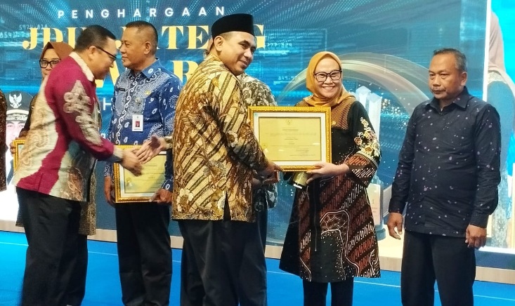 JDIH Untidar raih penghargaan Pengelolaan JDIH Terbaik tingkat Provinsi Jateng JDIH Untidar raih penghargaan Pengelolaan JDIH Terbaik tingkat Provinsi Jateng