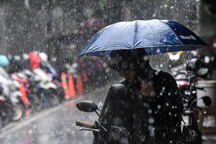 BMKG prakirakan Jakarta diguyur hujan pada Selasa sore BMKG prakirakan Jakarta diguyur hujan pada Selasa sore