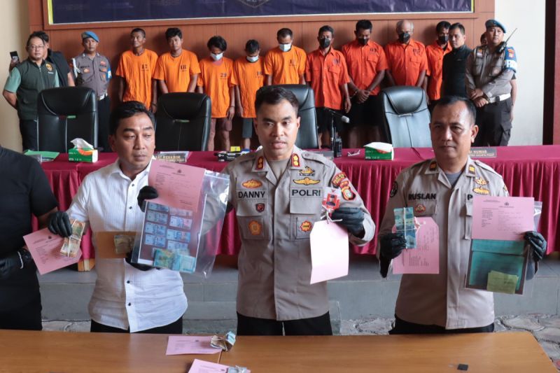 Sembilan preman ditangkap setelah meminta paksa tarif parkir di Jakpus Sembilan preman ditangkap setelah meminta paksa tarif parkir di Jakpus