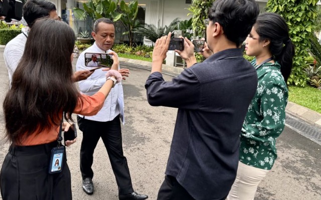 Presiden gelar rapat terbatas dengan sejumlah menteri Presiden gelar rapat terbatas dengan sejumlah menteri